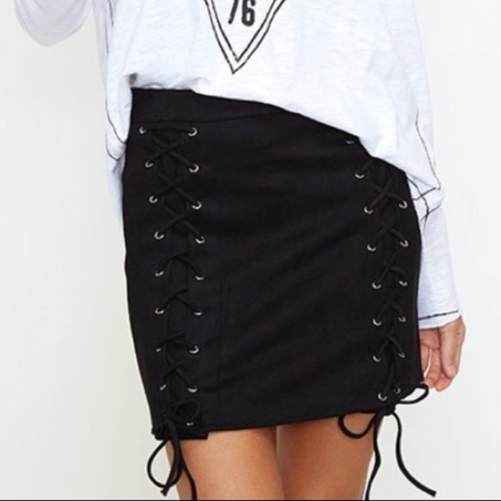 ❗️One Left❗️NWT Black Suede Cross Cross Skirt - Picture 4 of 5